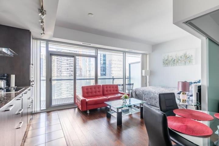 Hotel Comfort Opulence Suites Downtown High Floor With Balcony View