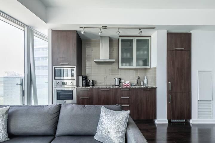 Comfort Opulence Suites And Toronto