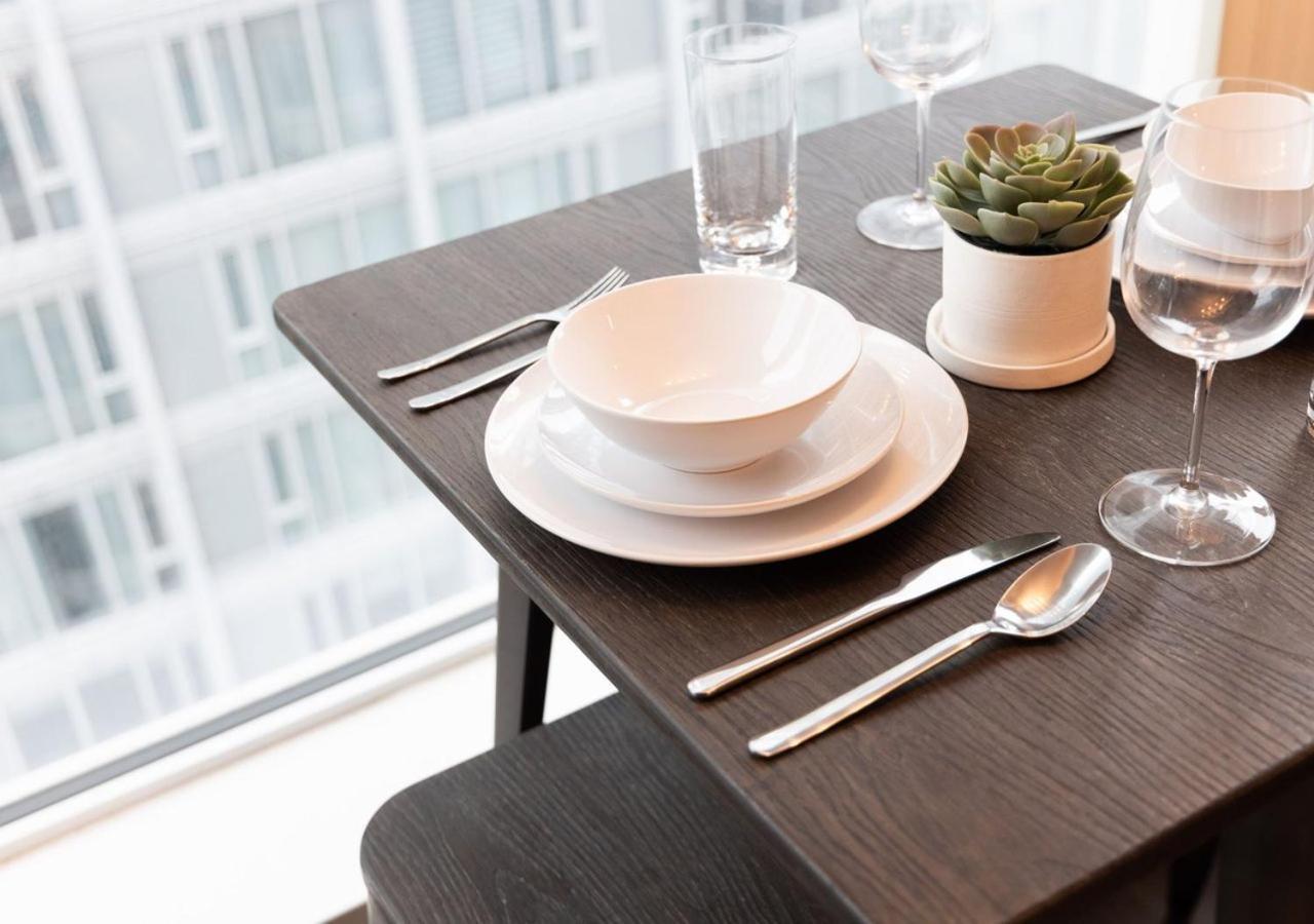 One Of S Finest 1br With A Wfh Setup Apartment Toronto