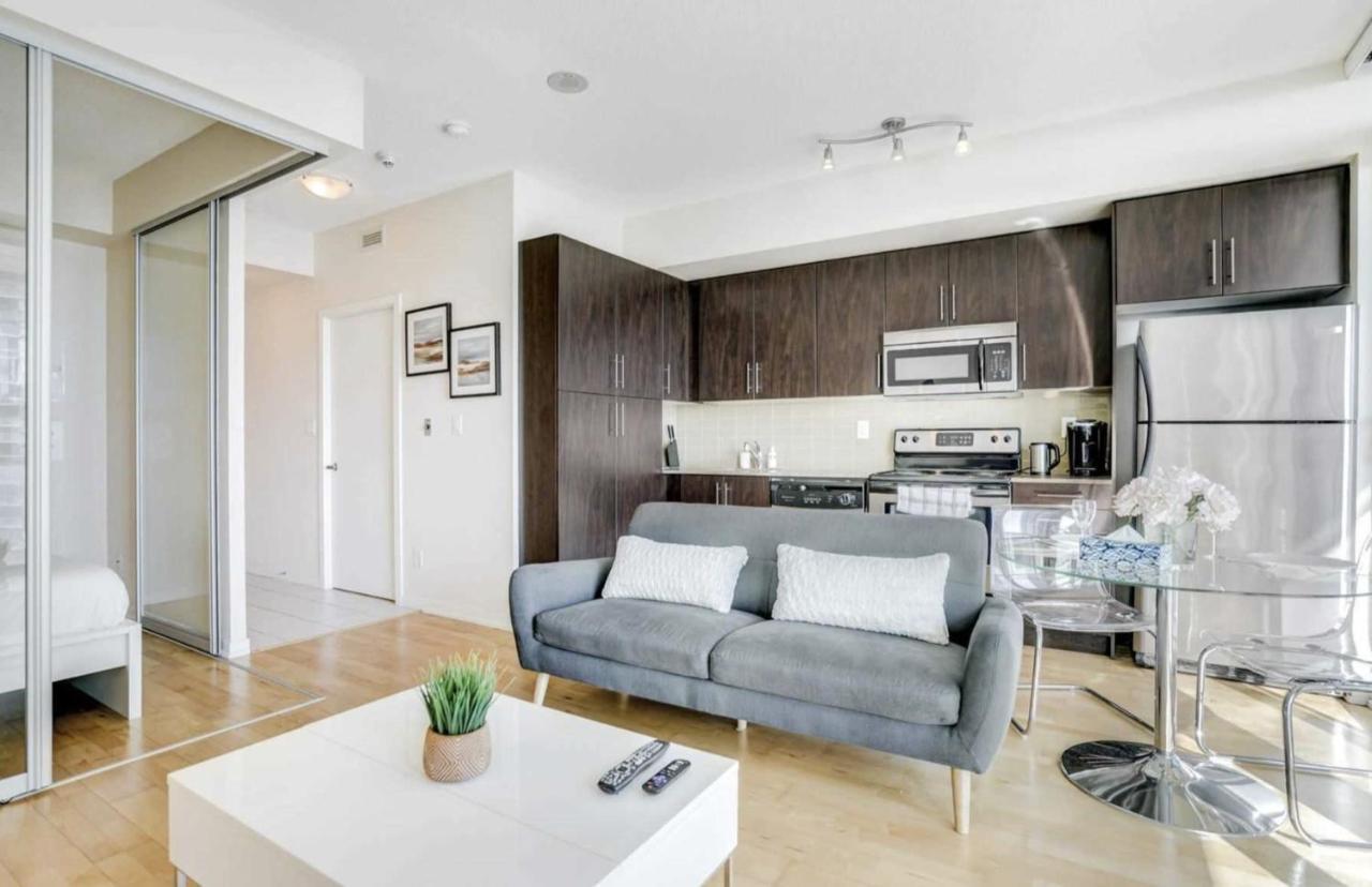 Apartment Downtown Close To Cn Tower!! *