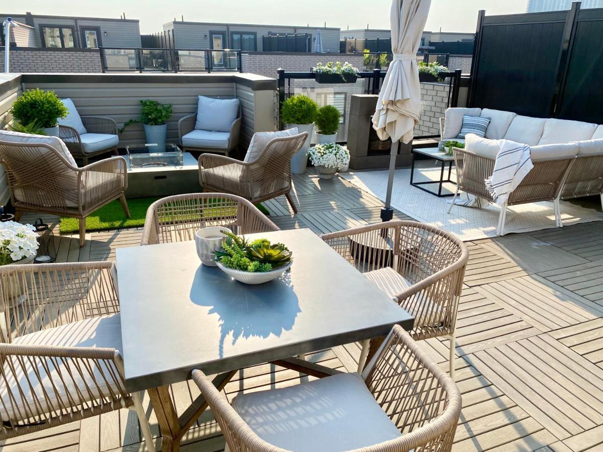 Modern And Bright Luxury Centrally Located In Toronto's Gta *
