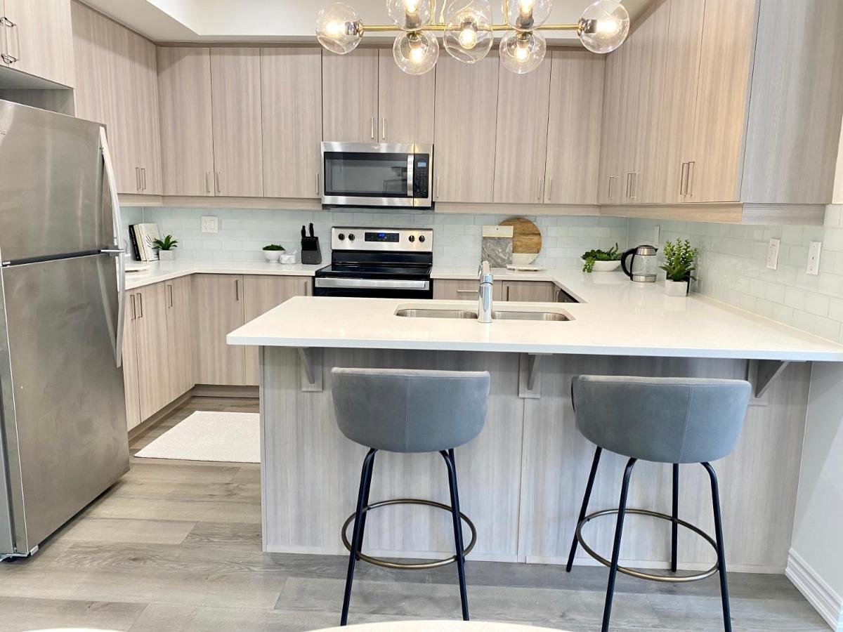 Modern And Bright Luxury Centrally Located In Toronto's Gta