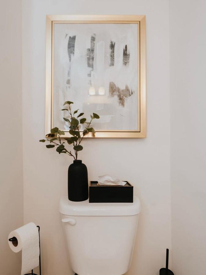 Apartment Modern And Bright Luxury Centrally Located In Toronto's Gta Toronto