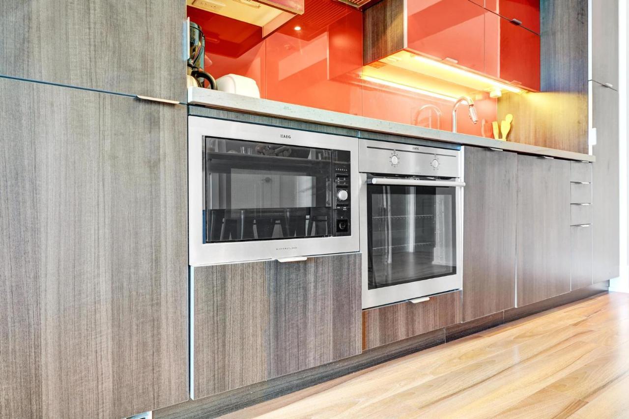 The Diamond Collection - Family Friendly 2 Or 3 Bedroom Suites Apartment Toronto