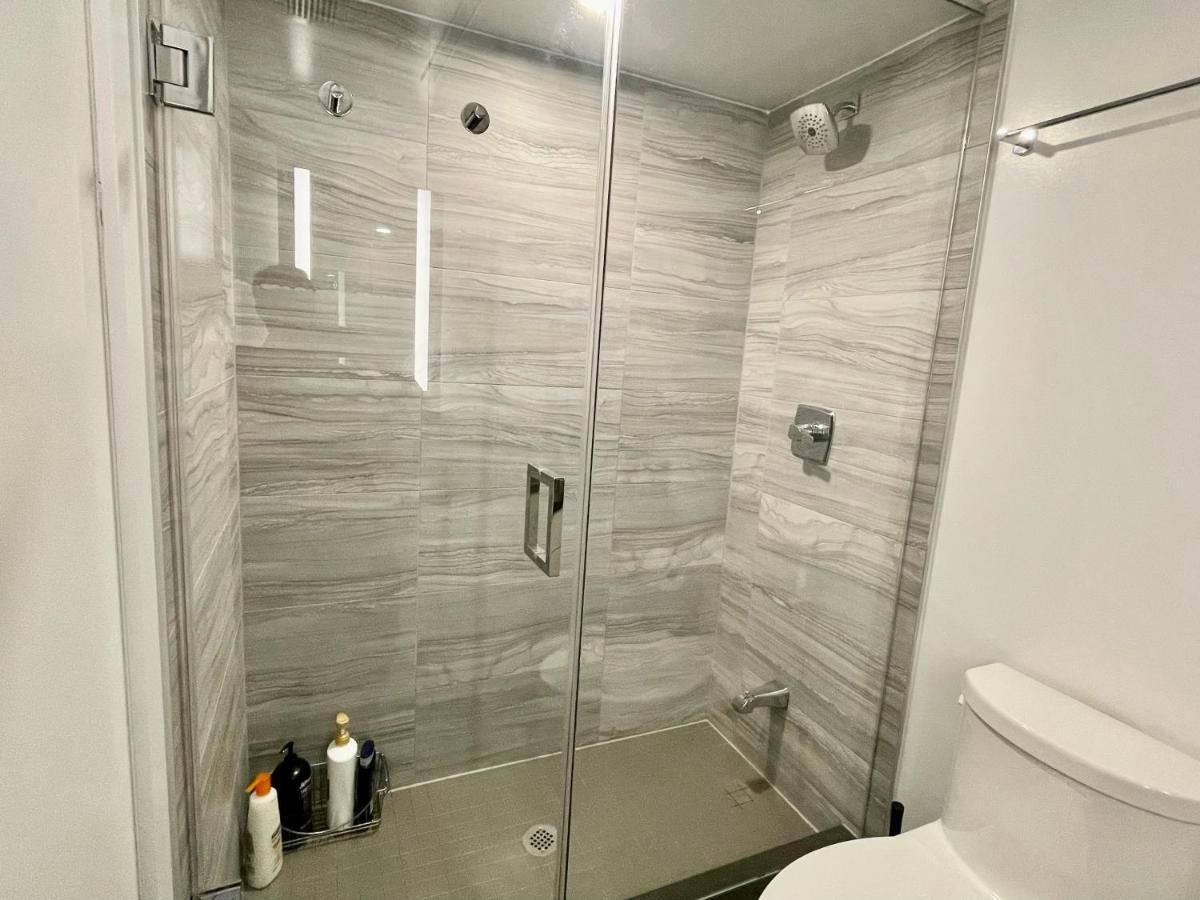 Apartment Two Br Two Br Study Yorkville *