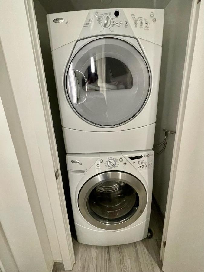 Two Br Two Br Study Yorkville Toronto