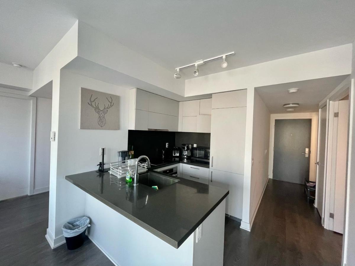 Apartment Two Br Two Br Study Yorkville Toronto
