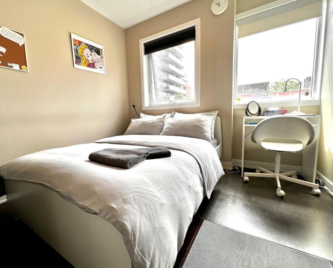 In Downtown Guest house Toronto