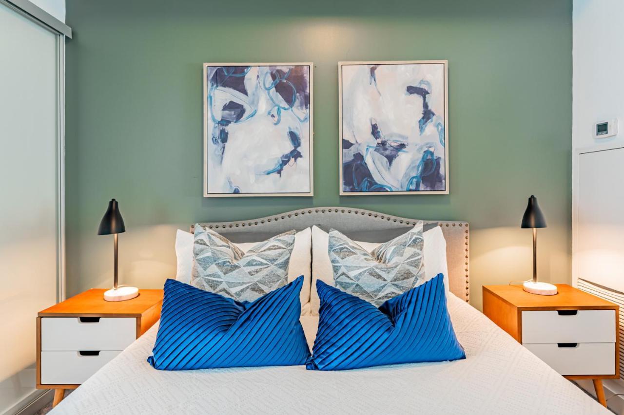 Downtown Suites * Toronto