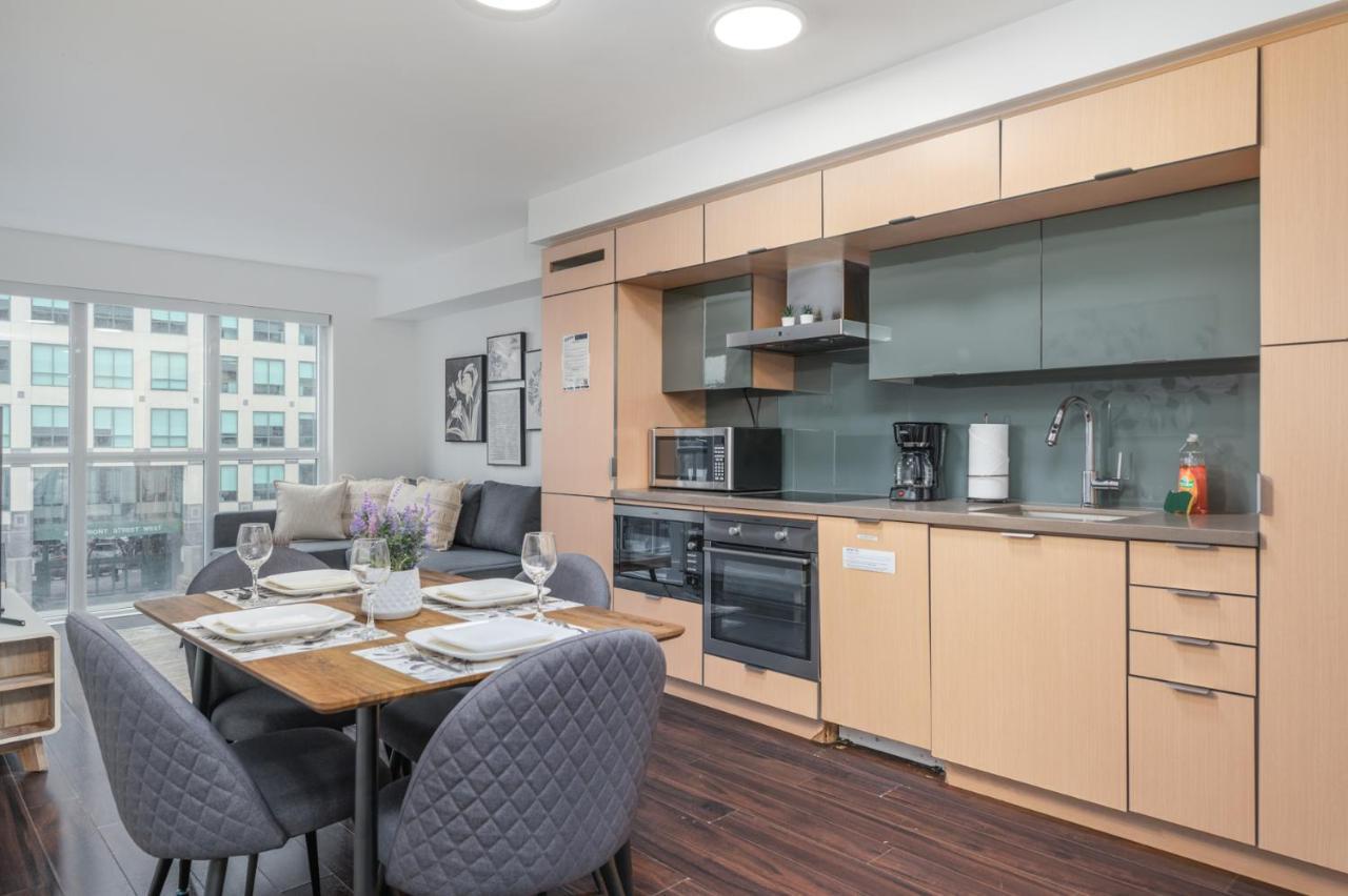 300 West Apartment Toronto
