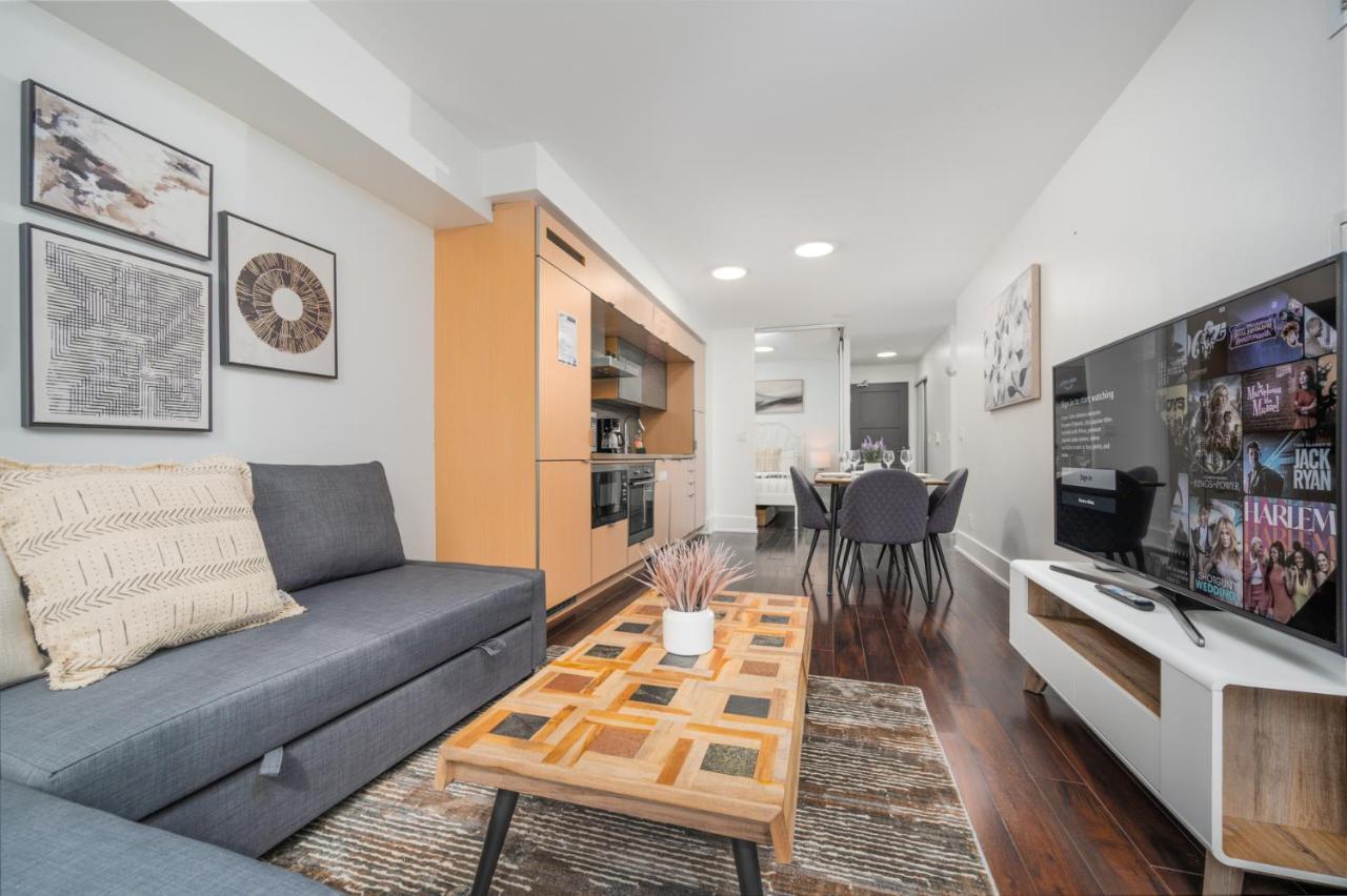 300 West Apartment Toronto