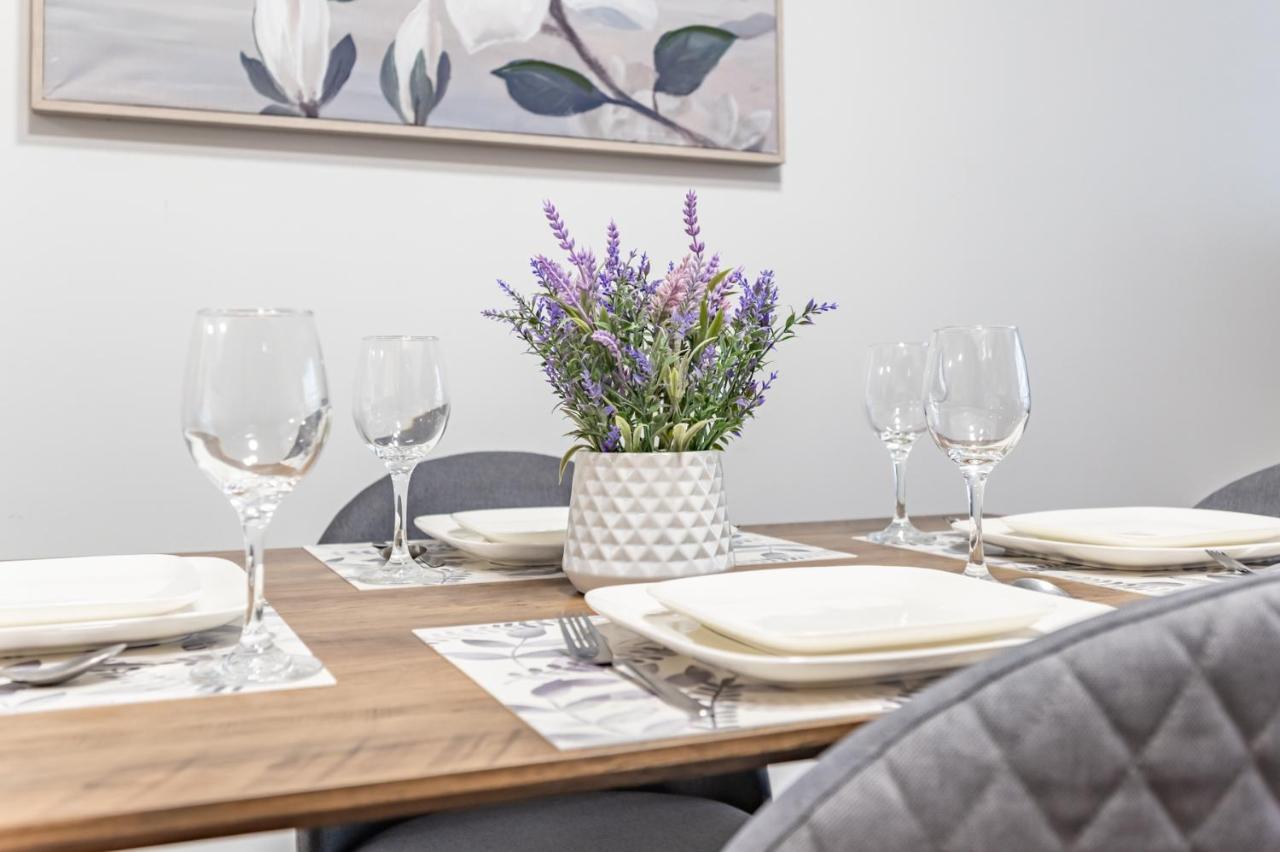 Apartment 300 West