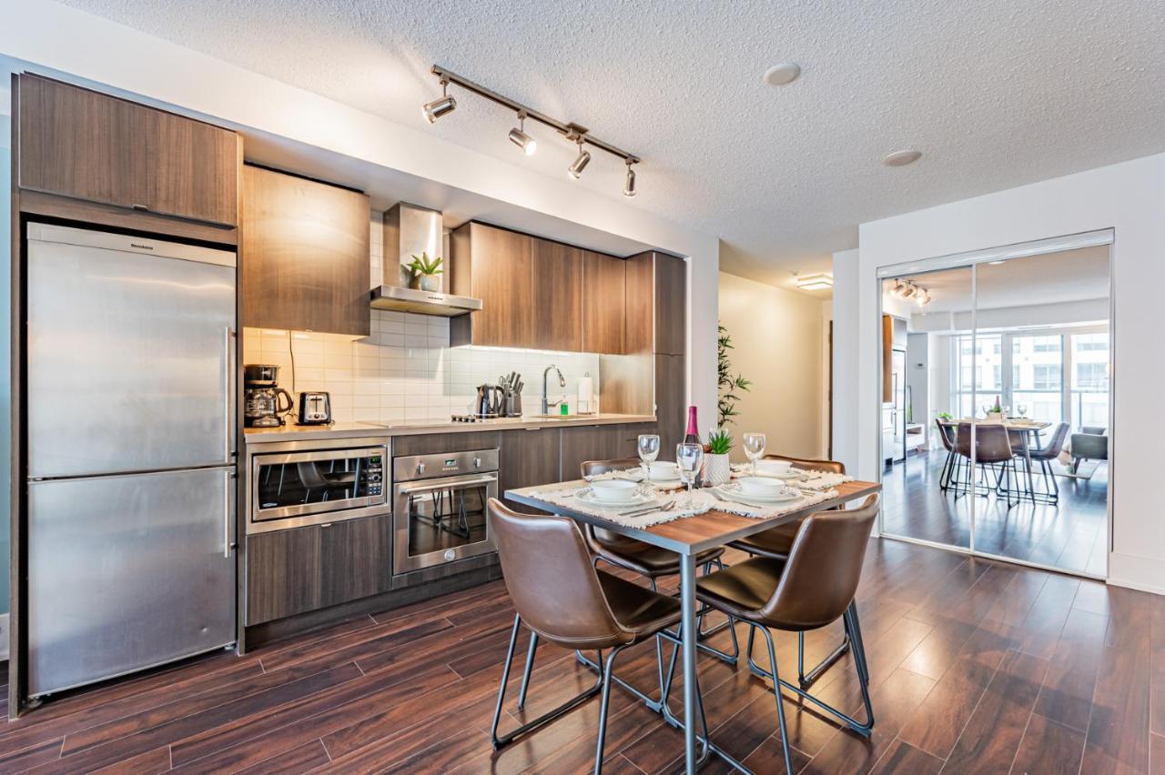 300 West Toronto
