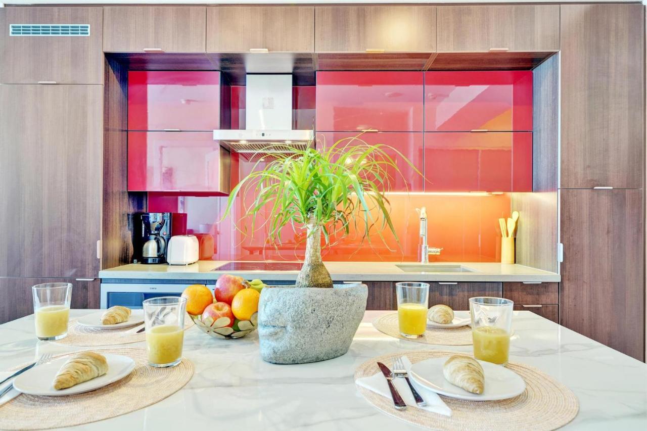 The Diamond Collection - Family Friendly 2 Or 3 Bedroom Suites Apartment Toronto