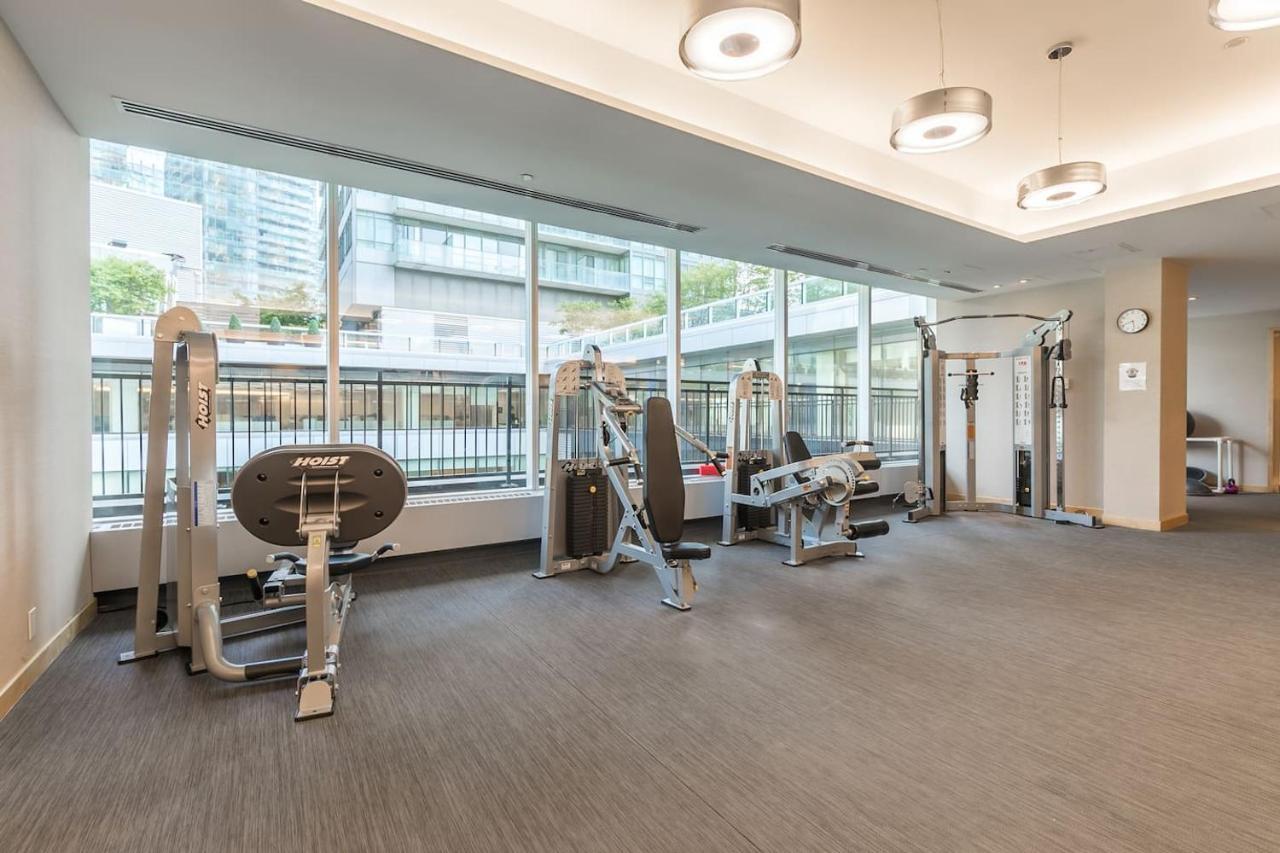 Gorgeous 1br W/parking Across The Scotiabank Arena