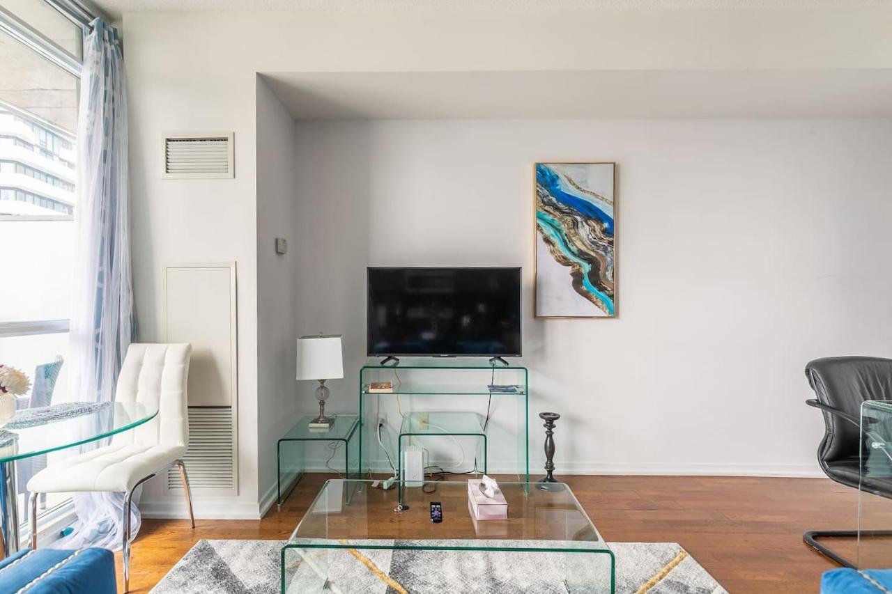 Apartment Gorgeous 1br W/parking Across The Scotiabank Arena *