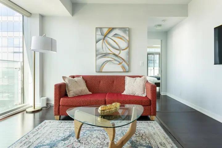 Guestic Front Street - View & View 4* Toronto
