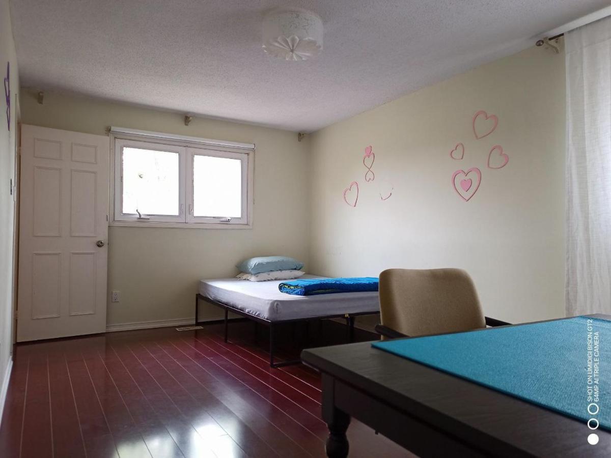 Stb - Cozy Nest - Double Bedroom With Private Washroom *