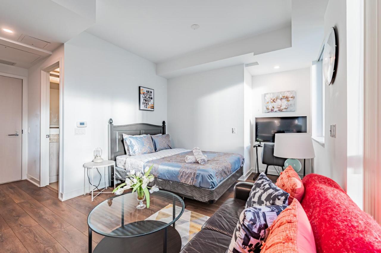 Beautiful In Downtown Core Close To Subway Station! *