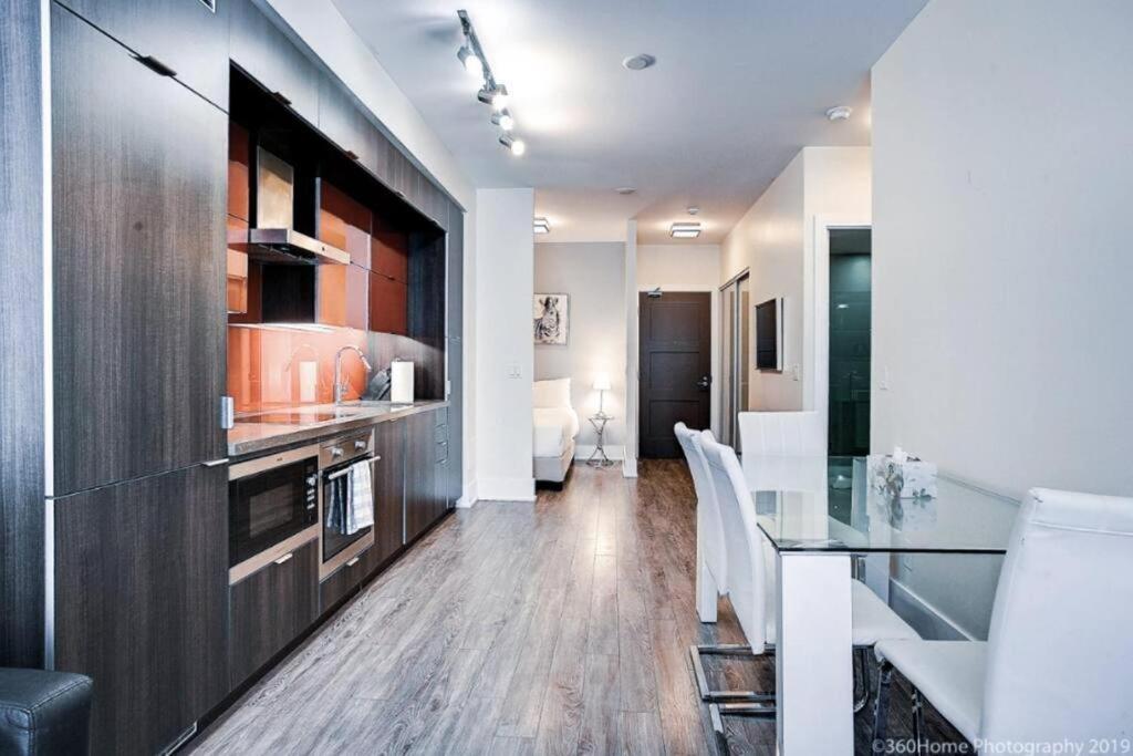 Lifesuites Loft - Cn Tower Apartment