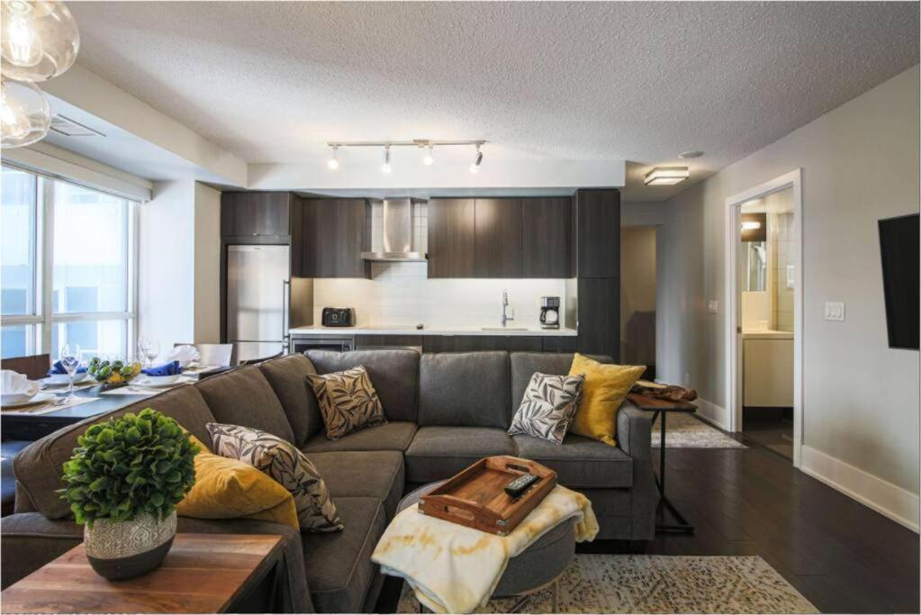Lifesuites Loft - Cn Tower Apartment *