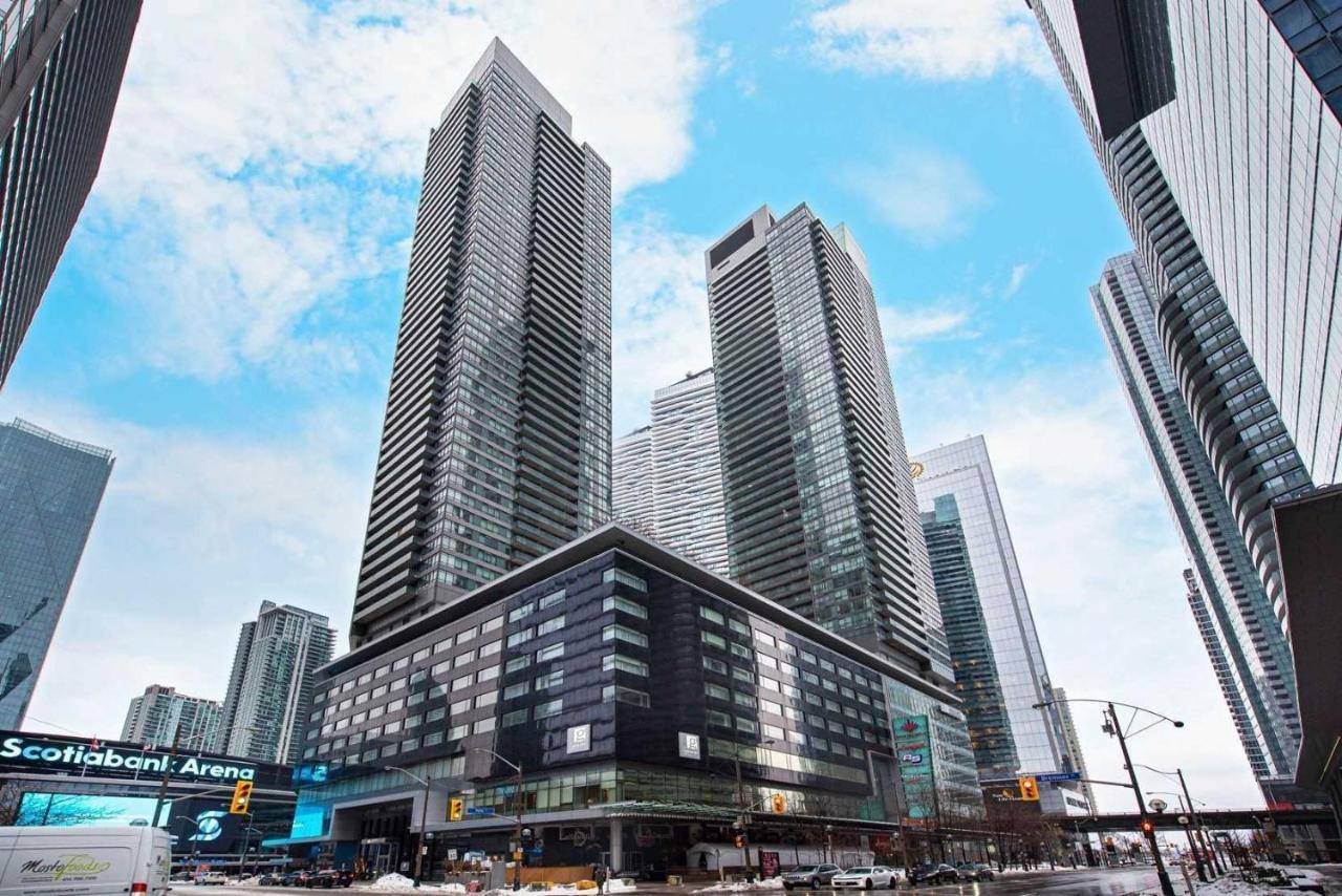 Apartment Luxury Downtown 2 Bedroom With And Views And Free Parking