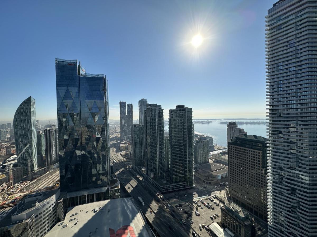 Apartment Luxury Downtown 2 Bedroom With And Views And Free Parking