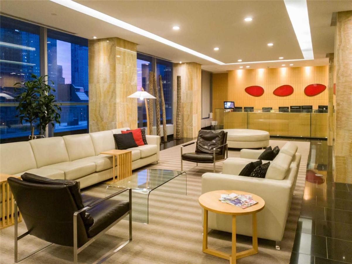 Luxury Downtown 2 Bedroom With And Views And Free Parking * Toronto