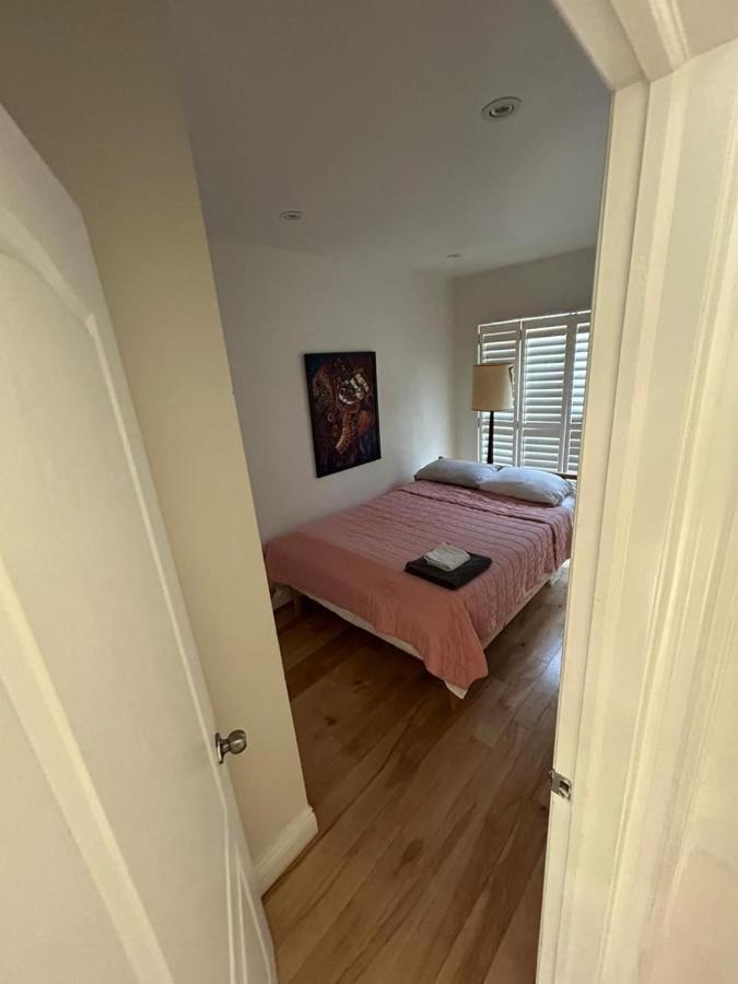 2 Bedroom Beaches Big Backyard * Toronto