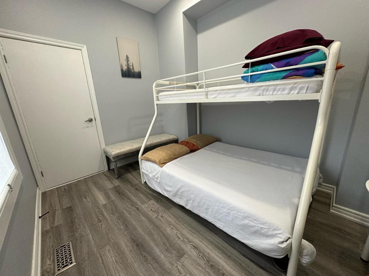 Apartment With Free Parking *
