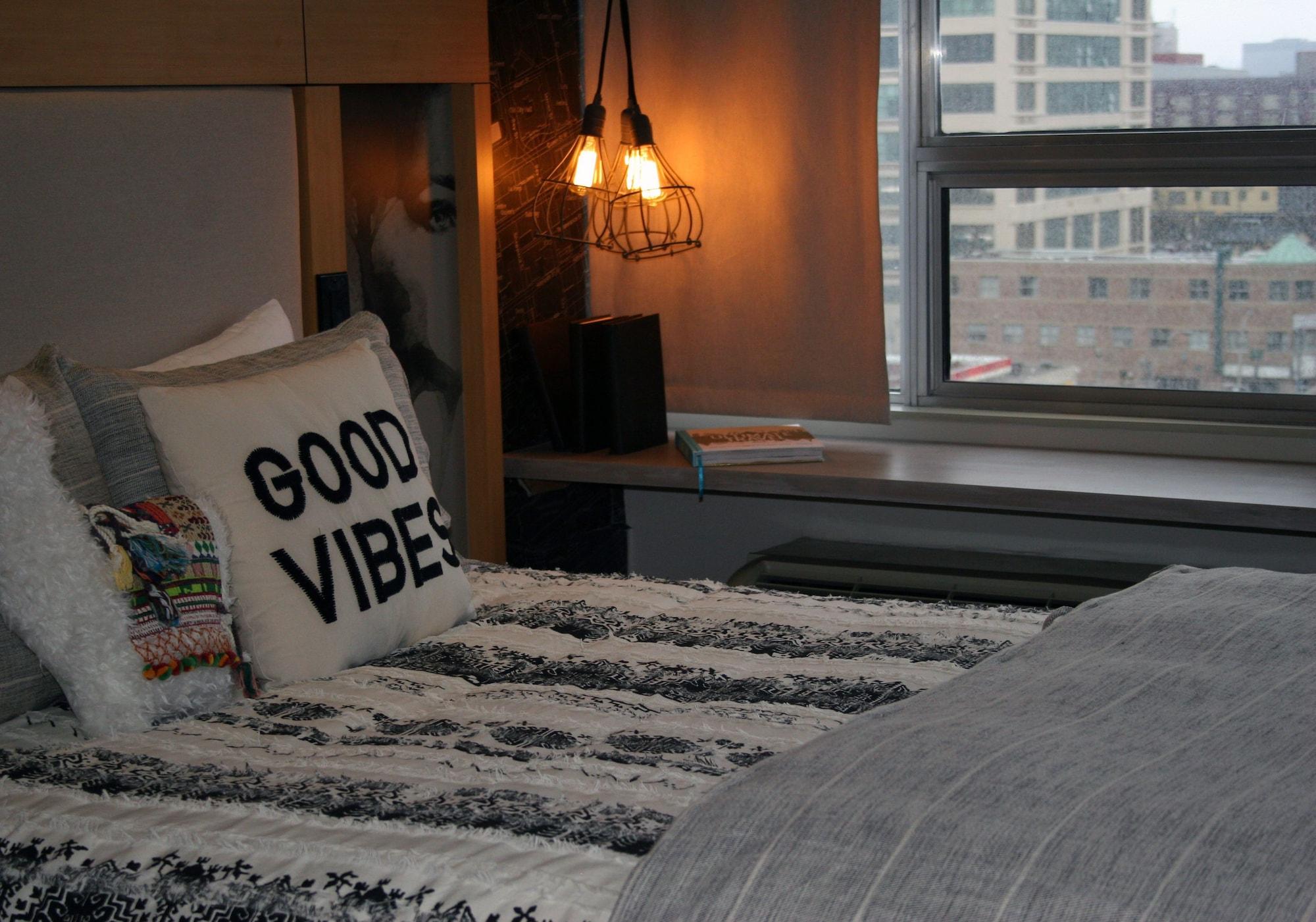 Bond Place Hotel 3*