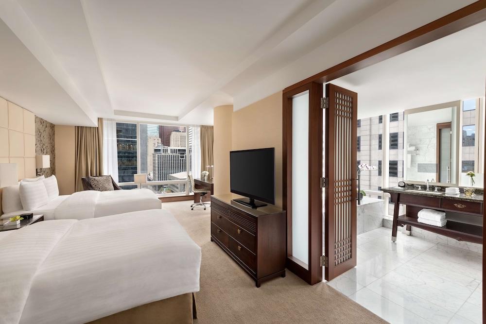 Shangri-la 5* Toronto