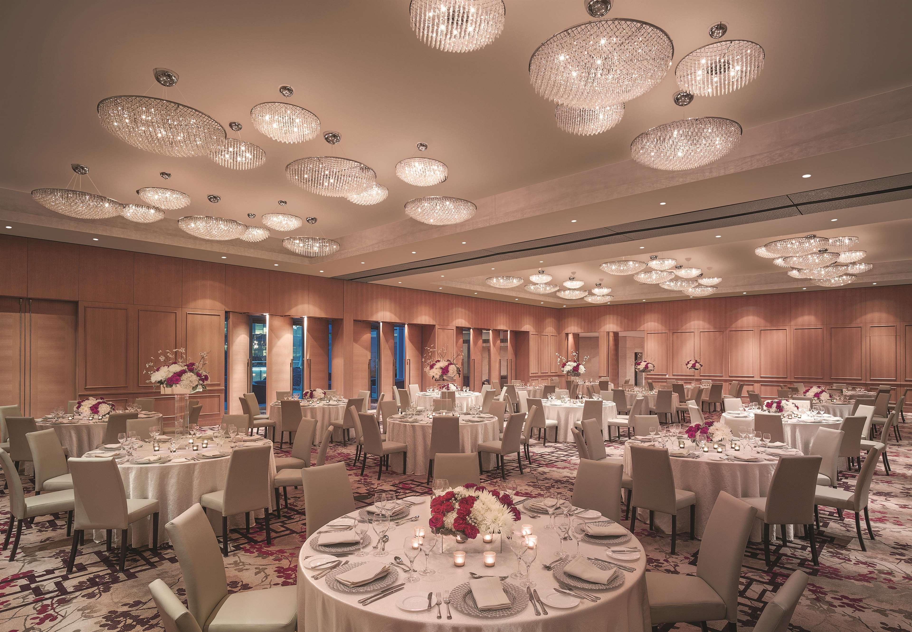 Shangri-la 5* Toronto