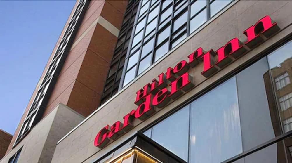 Revery Downtown, Curio Collection By Hilton Toronto