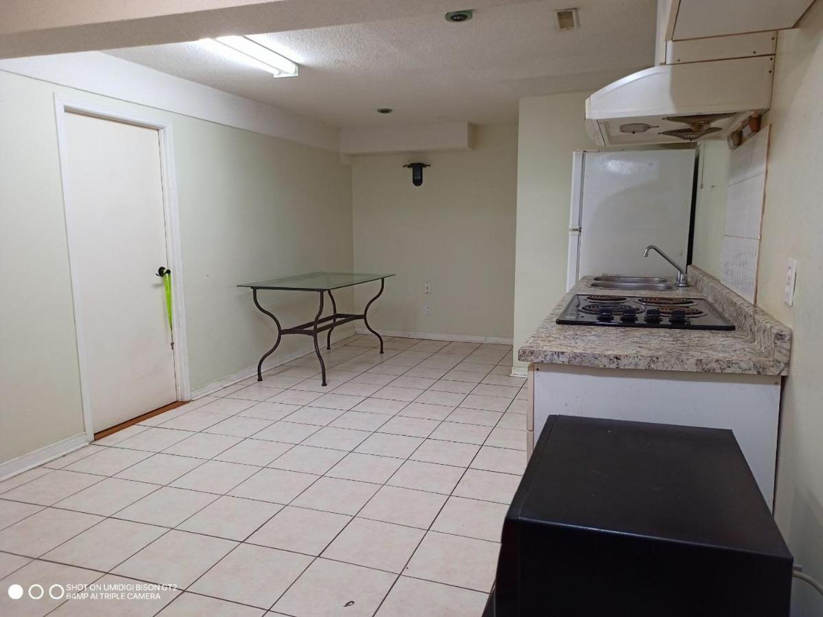 Stb - Cozy Nest - Double Bedroom With Private Washroom Guest house