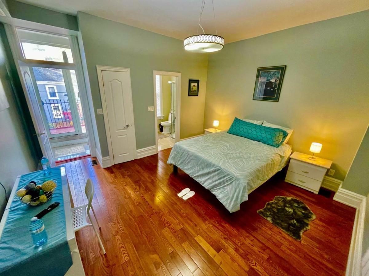 Guest house Charming Townhouse In Downtown, Toronto
