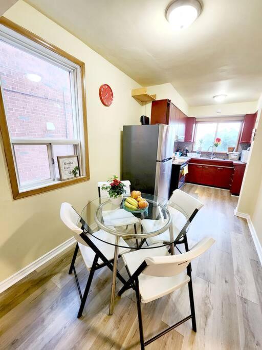 Midtown 2bedrooms * Toronto