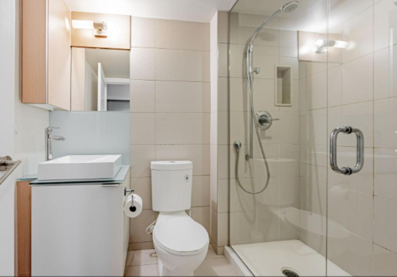 Executive 2 Beds Near Cn Tower, Rogers Centre, Scotia Area, Business District, Entertainment District, Lakeshore Toronto
