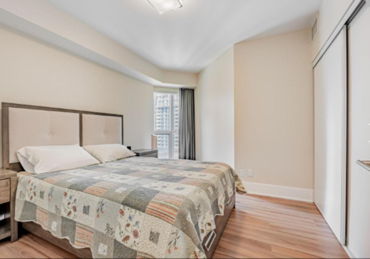 Hotel Executive 2 Beds Near Cn Tower, Rogers Centre, Scotia Area, Business District, Entertainment District, Lakeshore