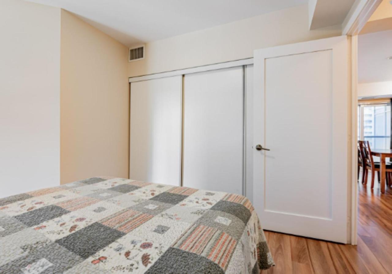 Executive 2 Beds Near Cn Tower, Rogers Centre, Scotia Area, Business District, Entertainment District, Lakeshore Toronto