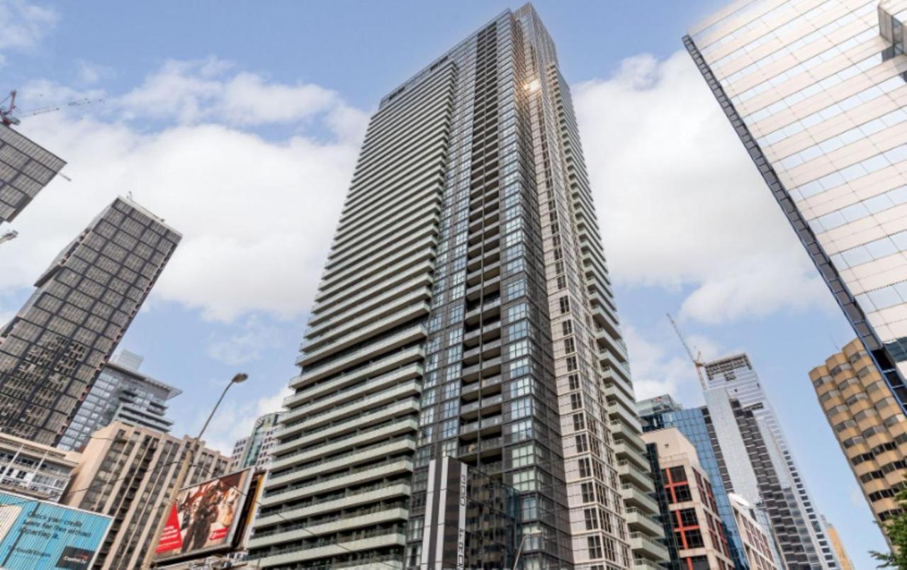 Hotel Executive 2 Beds Near Cn Tower, Rogers Centre, Scotia Area, Business District, Entertainment District, Lakeshore 5*