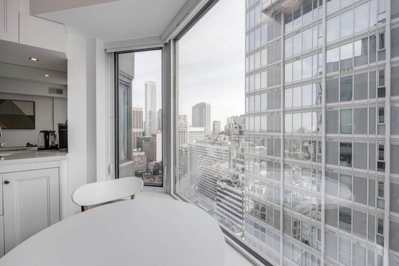 Yorkville Luxe High-end Prime Downtown Location Ferienhaus