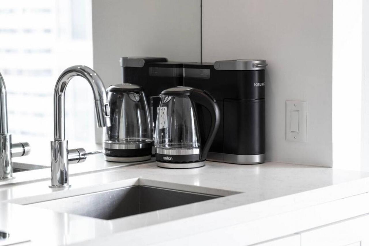 Ferienhaus Yorkville Luxe High-end Prime Downtown Location Toronto