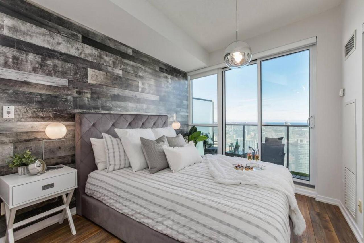 Skyline Waterfront 2br 2ba Wparking Near Mtcc Holiday home Toronto