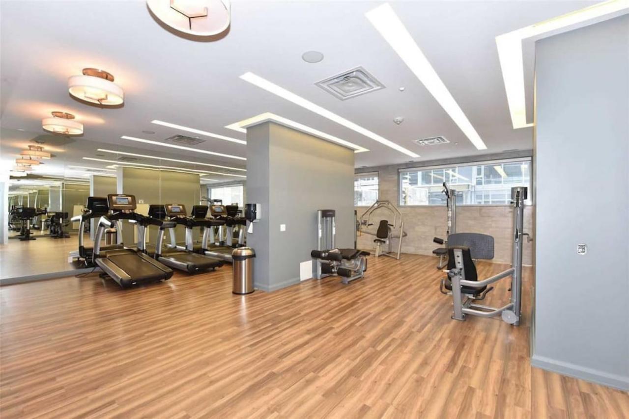 Modern Yorkville 1br 1ba Gym Upscale Area