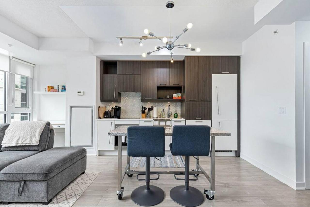 Holiday home Comfy 2 Bedroom 2 Ba Ent District Work From Toronto