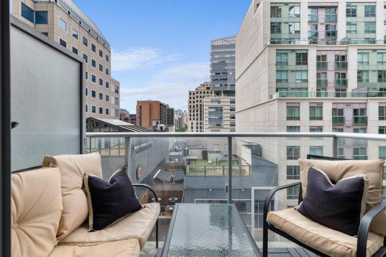 Comfy 2 Bedroom 2 Ba Ent District Work From Holiday home Toronto