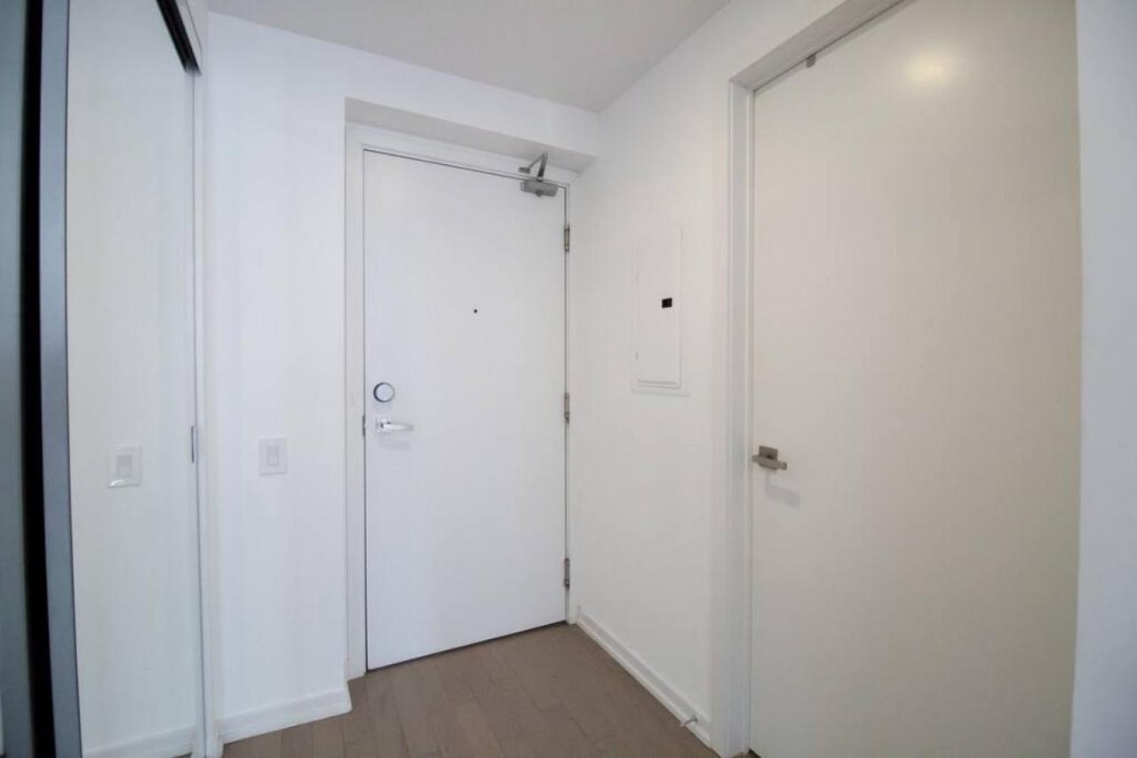 Cozy 1 Bedroom Air Mattress Cn Tower Ent District Mtcc