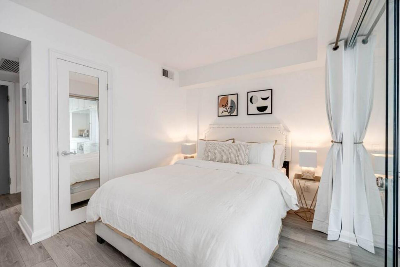 Yorkville Luxe High-end Prime Downtown Location Ferienhaus