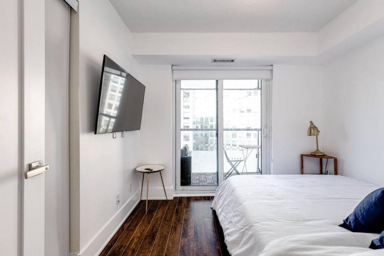 3br Rooftop Pool Gym Steps To Mtcc And Cn Tower With Parking